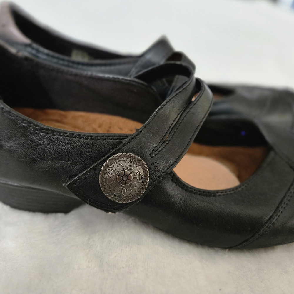 Cobb Hill by New Balance Black Flats with Button Detail